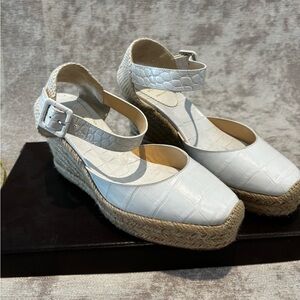 CHRISTIAN LOUBOUTIN 
Calfskin Crocodile Embossed Espadrille Wedges